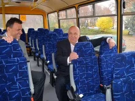 odnomu-z-rayoniv-zakarpattya-peredali-shkilni-avtobusi