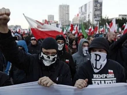 mzs-ukrayini-gotuye-notu-do-polskoyi-storoni-cherez-spaleniy-ukrayinskiy-prapor