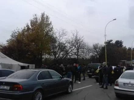 tretyu-dobu-dva-punkti-propusku-na-kordoni-z-yes-zalishayutsya-zablokovanimi-peresichnikami