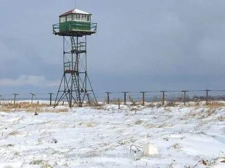 na-kordoni-z-polscheyu-u-chergakh-zastryagli-lishe-80-avtomobiliv