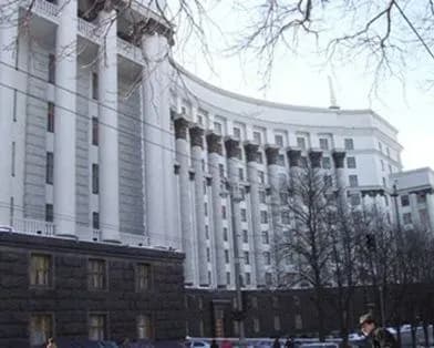 mashinobudivniki-piketuvatimut-kabmin-i-naftogaz-z-vimogoyu-pidtrimati-natsvirobnika