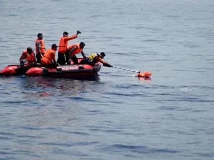 bilya-beregiv-indoneziyi-zagorivsya-porom