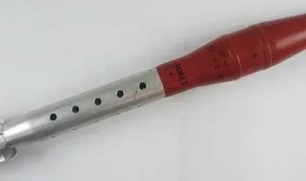 dvoye-cholovikiv-postrazhdali-vid-vibukhu-granati-na-khersonschini