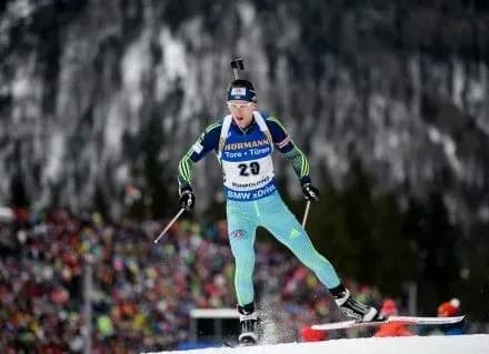ukrayinskiy-biatlonist-d-pidruchniy-pidnyavsya-v-zagalnomu-zaliku-kubka-svitu