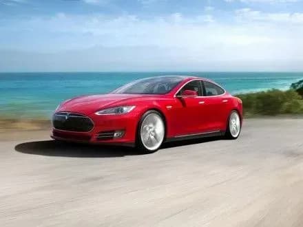 tesla-z-avtopilotom-ne-vidklikatimut-pislya-smertelnoyi-avariyi-u-ssha