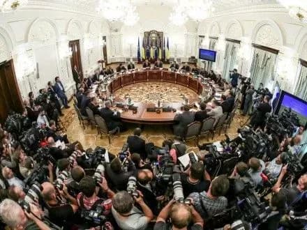 p-poroshenko-oboronne-zamovlennya-v-2017-rotsi-bude-profinansovano-na-9-mlrd-grn