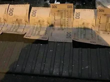 u-zhitomiri-cholovik-namagavsya-dati-khabarya-spivrobitniku-sbu