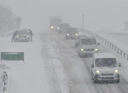 cherez-snigopad-u-ssha-skasuvali-tisyachi-aviareysiv