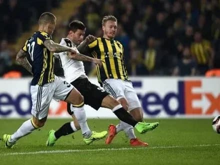 manchester-yunayted-i-shalke-stali-pershimi-uchasnikami-1-8-finalu-ligi-yevropi