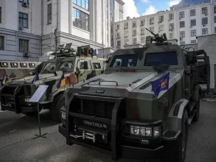 p-poroshenko-na-oboronne-zamovlennya-v-tsomu-rotsi-peredbacheno-9-mlrd-grn