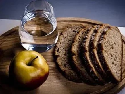 u-pravoslavnikh-khristiyan-rozpochinayetsya-velikiy-pist