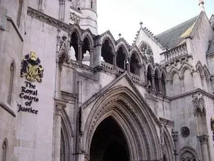 u-rf-chochikuyut-rishennya-sudu-schodo-borgu-yanukovicha-mizh-16-kvitnya-i-1-travnya