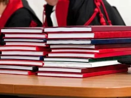 kraschu-kandidatsku-disertatsiyu-roku-viznachat-v-universiteti-im-o-bogomoltsya