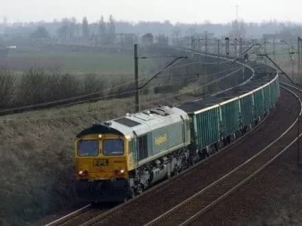 ukrzaliznitsya-ne-perevozitime-vantazhi-na-timchasovo-nepidkontrolnu-teritoriyu-ukrayini