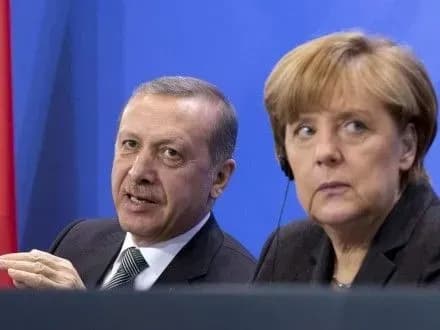 r-erdogan-zvinuvativ-a-merkel-u-pidtrimtsi-teroristiv