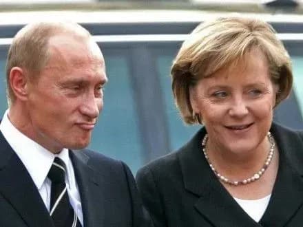 a-merkel-priyide-do-rf-u-travni-v-putin