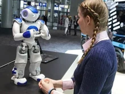 a-merkel-vidkrila-u-gannoveri-kompyuterniy-yarmarok-cebit