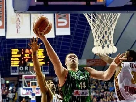 basketbolist-k-fesenko-dopomig-avellino-oderzhav-15-tu-peremogu