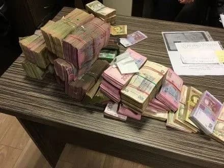 sbu-vikrila-rozkradannya-soten-milyoniv-griven-posadovtsyami-kiyivavtodoru