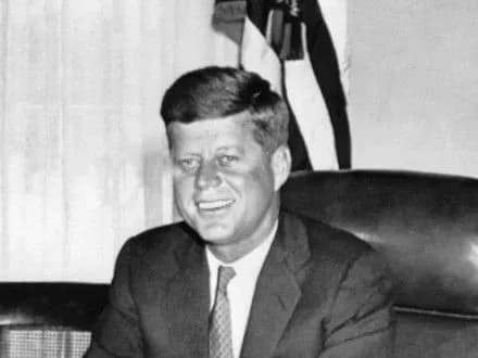 schodennik-d-kennedi-z-pokhvalami-a-gitlera-vistavlyat-na-auktsion