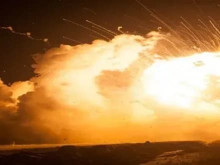 detonatsiya-boyepripasiv-na-skladi-na-kharkivschini-mozhe-trivati-kilka-dniv-zona-evakuatsiyi-stanovit-7-km-dzherelo