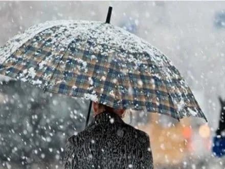 sinoptiki-prognozuyut-kiyevu-pokholodannya-ta-snig-na-vikhidni