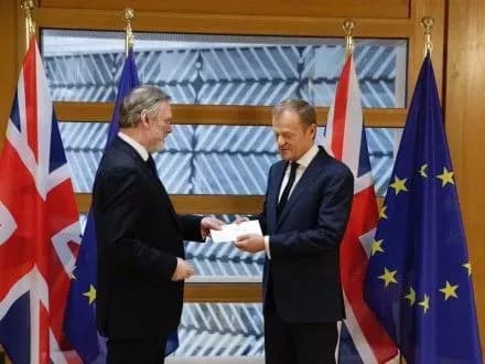 d-tusk-otrimav-vid-britaniyi-ofitsiyniy-list-pro-brexit