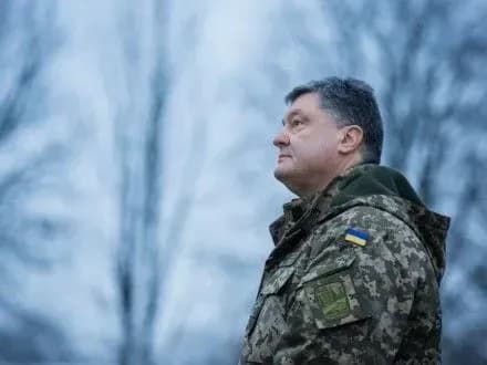 p-poroshenko-dav-doruchennya-genshtabu-i-minoboroni-schodo-pripinennya-vognyu-z-1-kvitnya-dopovneno