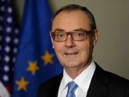 predstavnik-yes-v-ssha-zayaviv-scho-d-tramp-ne-zbirayetsya-znimati-sanktsiyi-z-rf