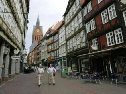 u-nimetskomu-gannoveri-vidbudetsya-masova-evakuatsiya-cherez-aviabombi-voyennikh-rokiv