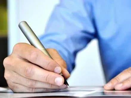 antikoruptsiyna-operatsiya-povidomleno-pro-pidozru-sche-18-osobam-z-otochennya-eks-ministra-dokhodiv