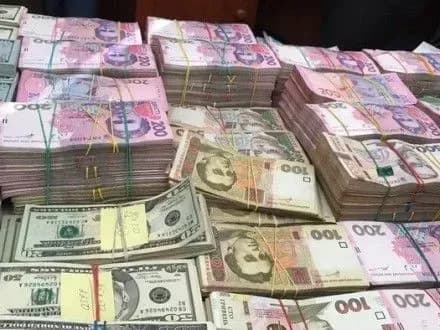 konvertatsiyniy-tsentr-z-obigom-ponad-50-mln-grn-vikrili-v-odesi