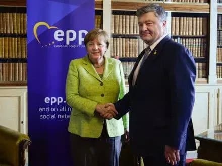 p-poroshenko-rozpochav-zustrich-z-a-merkel-2