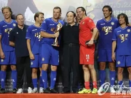 a-shevchenko-stav-avtorom-peremozhnogo-golu-u-matchi-zirok-svitu-zmi