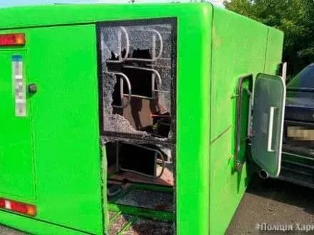 pid-kharkovom-vantazhivka-zitknulasya-z-marshrutkoyu-postrazhdalo-semero-osib