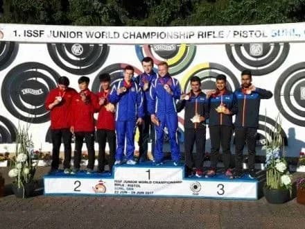 ukrayintsi-posili-tretye-zagalnokomandne-mistse-na-yuniorskomu-chs-zi-strilbi