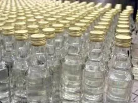 za-vigotovlennya-kontrafaktnogo-alkogolyu-prikarpattsyu-zagrozhuye-do-semi-rokiv-pozbavlennya-voli