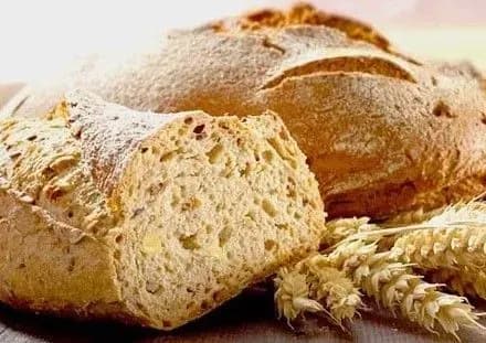 u-stolichnomu-supermarketi-prodavali-khlib-z-chervyakami