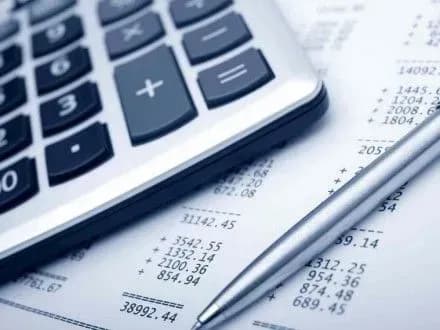 zadeklaruvavshi-1-mln-dol-gotivki-likvidator-banku-vzyav-groshovu-dopomogu-derzhavi