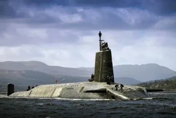 devyatokh-britanskikh-viyskovikh-zvilnili-za-vzhivannya-narkotikiv