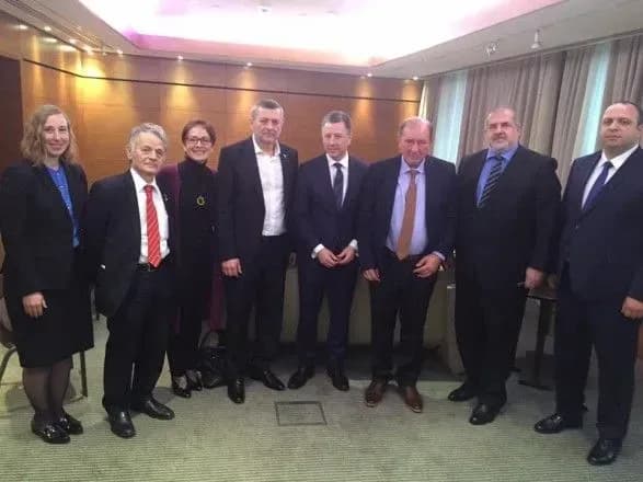 chiygoz-i-umerov-zustrilisya-z-volkerom