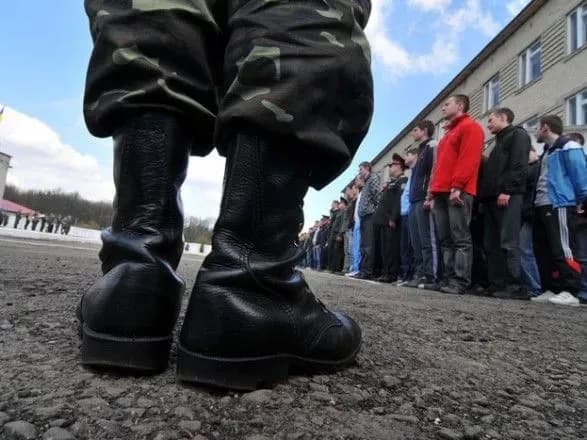 reyd-v-stolichnomu-klubi-32-kh-osib-zabrali-u-viyskomat