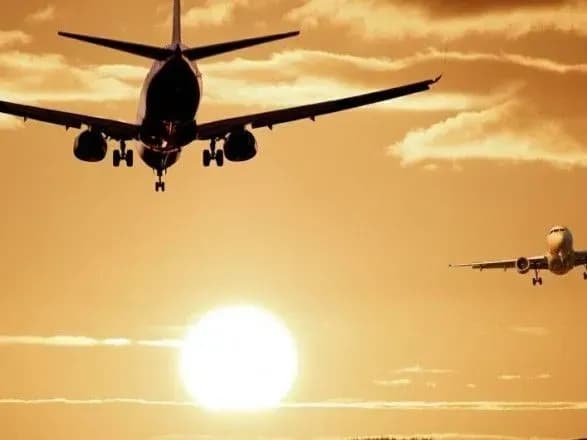 mizh-kiyevom-i-toronto-vlitku-nastupnogo-roku-zapratsyuye-pryame-aviaspoluchennya