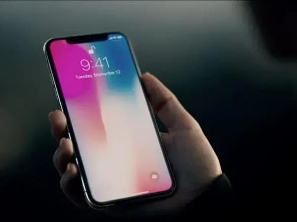 donka-spivrobitnika-apple-opublikuvala-video-z-iphone-x