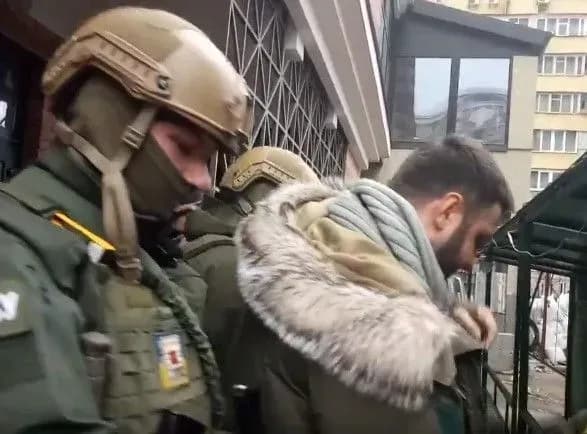 geraschenko-sin-avakova-perebuvaye-v-primischenni-nabu