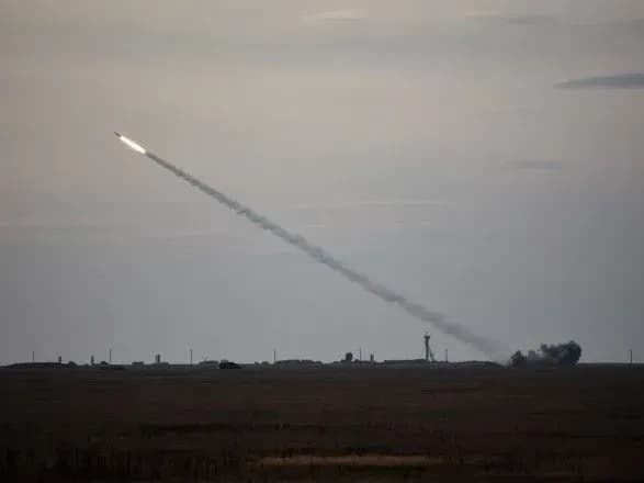 zsu-proveli-9-uspishnikh-zapuskiv-zenitnikh-kerovanikh-raket