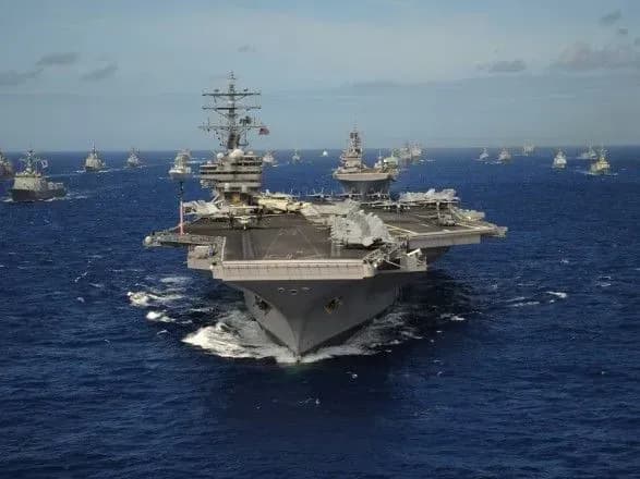 vpershe-za-10-rokiv-u-navchannyakh-vizmut-uchast-odrazu-tri-amerikanskikh-avianostsya