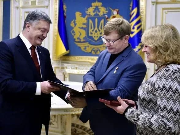 prezident-vruchiv-klyuchi-vid-kvartiri-zhemchugovu