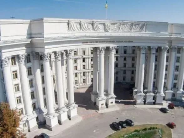 prezident-ochikuye-ukhvalennya-novogo-zakonu-pro-dipsluzhbu-u-grudni