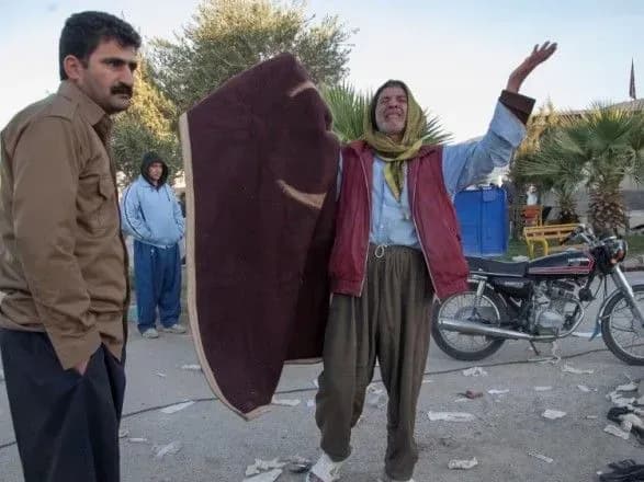 vnaslidok-zemletrusu-v-iraku-ta-iranu-zaginulo-vzhe-ponad-300-osib